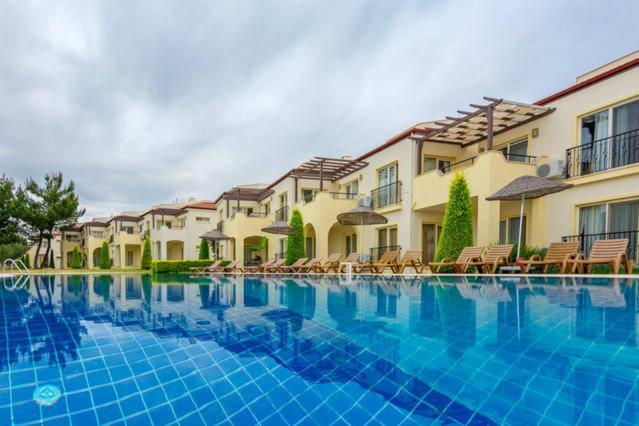 Apollonium Bozbuk Akbuk (Didim) Bilik gambar